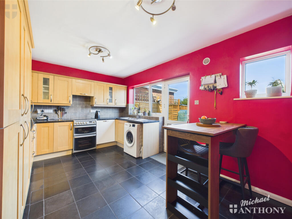 CAM03218G0-PR0646-STILL005