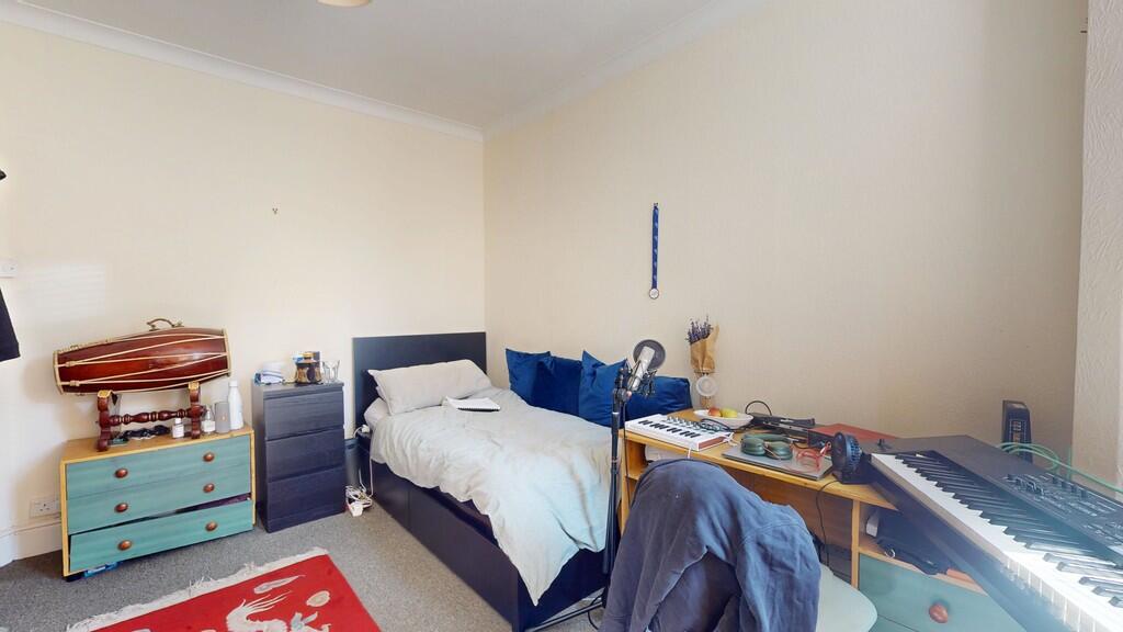 Bedroom 4 - Angle...