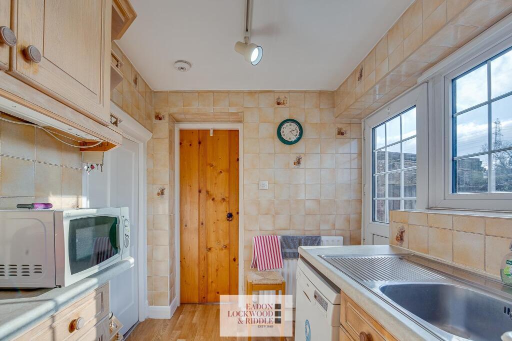 Kitchen 1.5.jpg