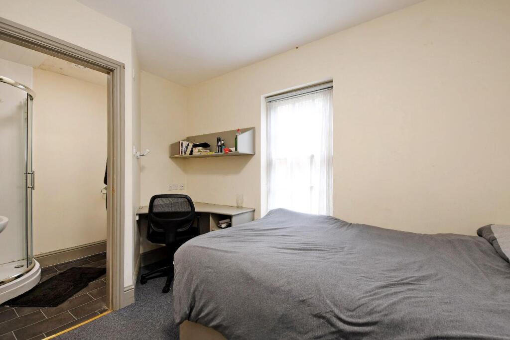 94 Gell St, bedroom 5.jpg