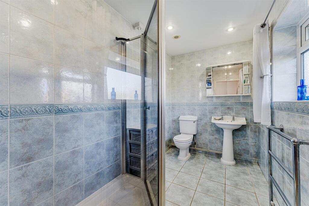 En Suite - Bed 1