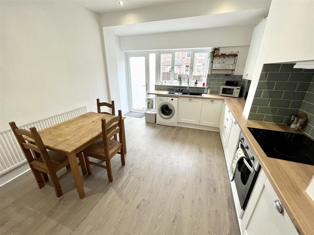Dining Kitchen Aspect 2.jpg