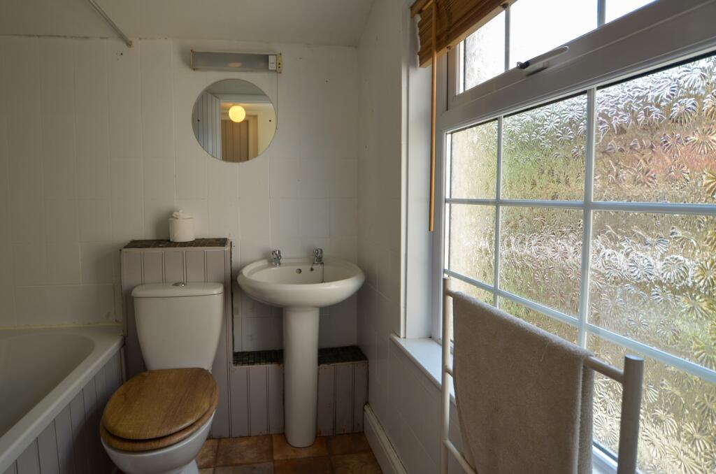 To Book A Viewing Call TPS Lostwithiel on 01208 87