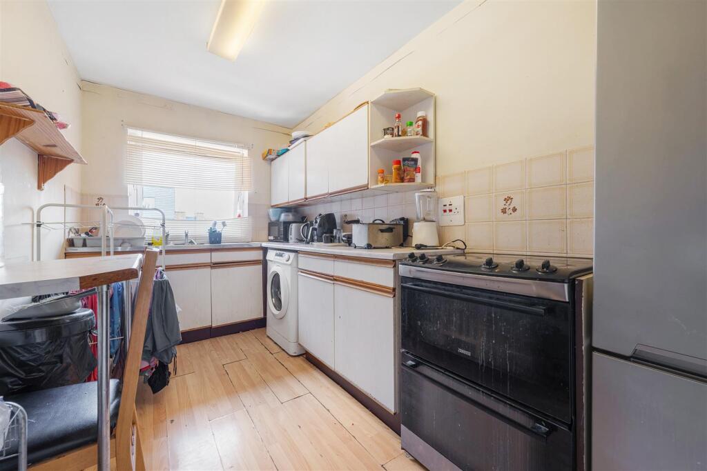 27 Berkeley Court-6.JPG