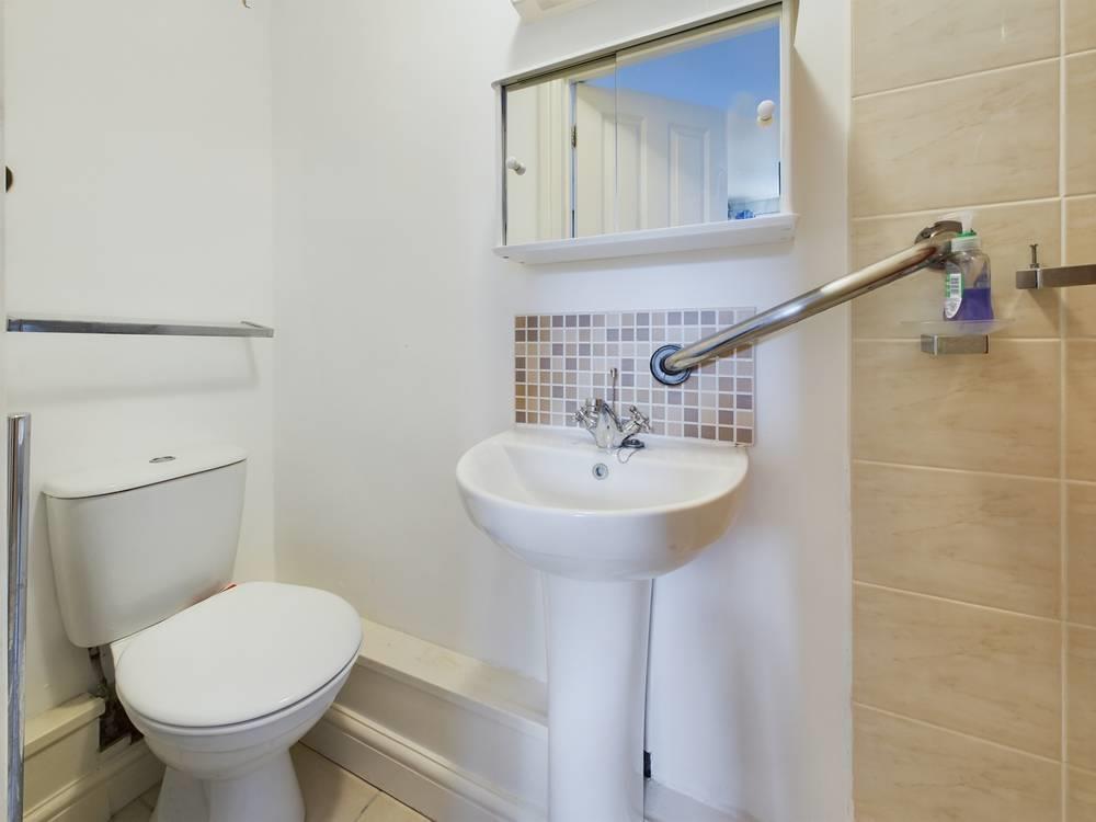 Bathroom Two.2.jpg