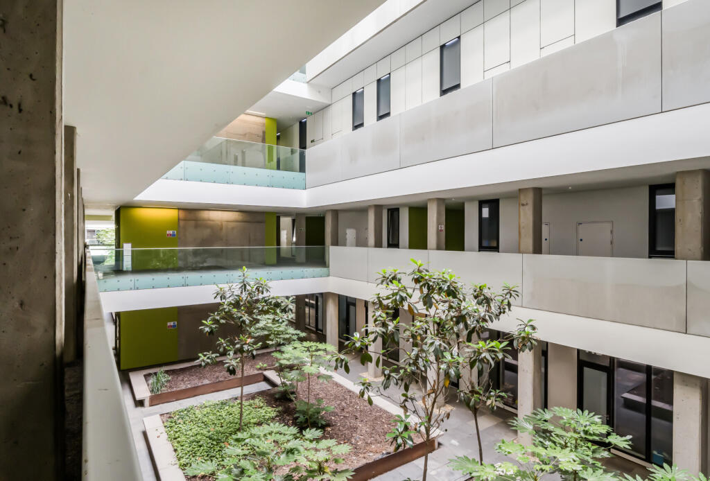 1320083-1-686bc54...