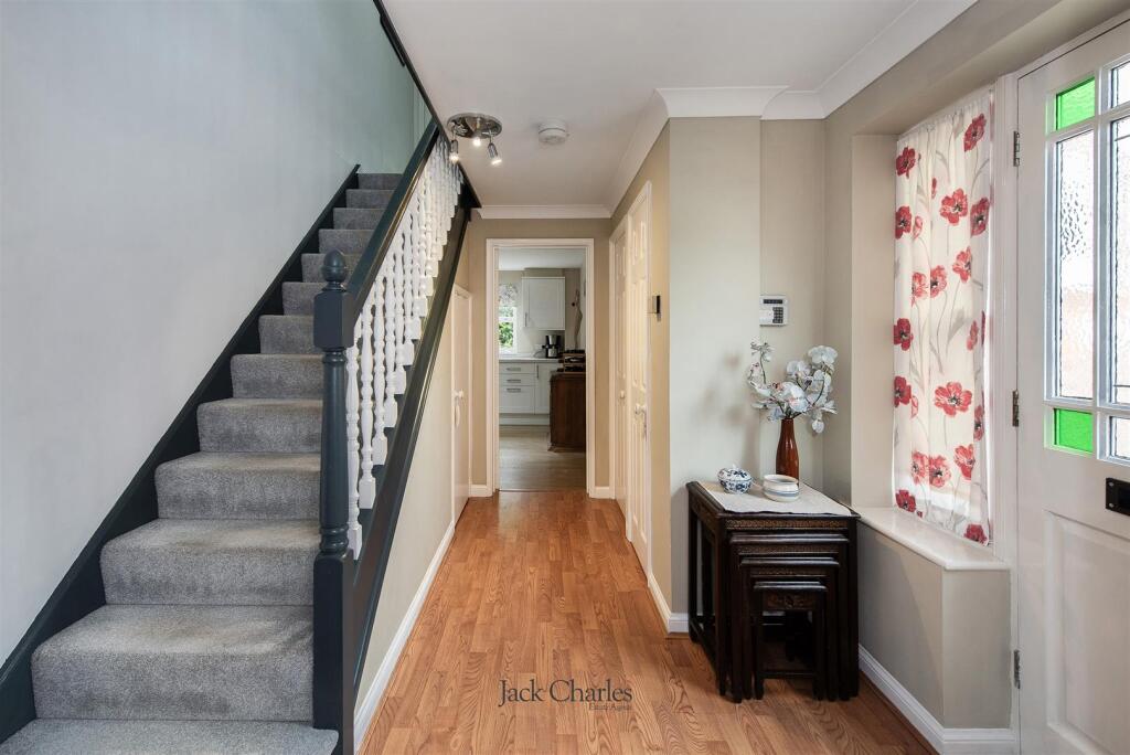 44 The Haydens, TN9 1NS 003.jpg