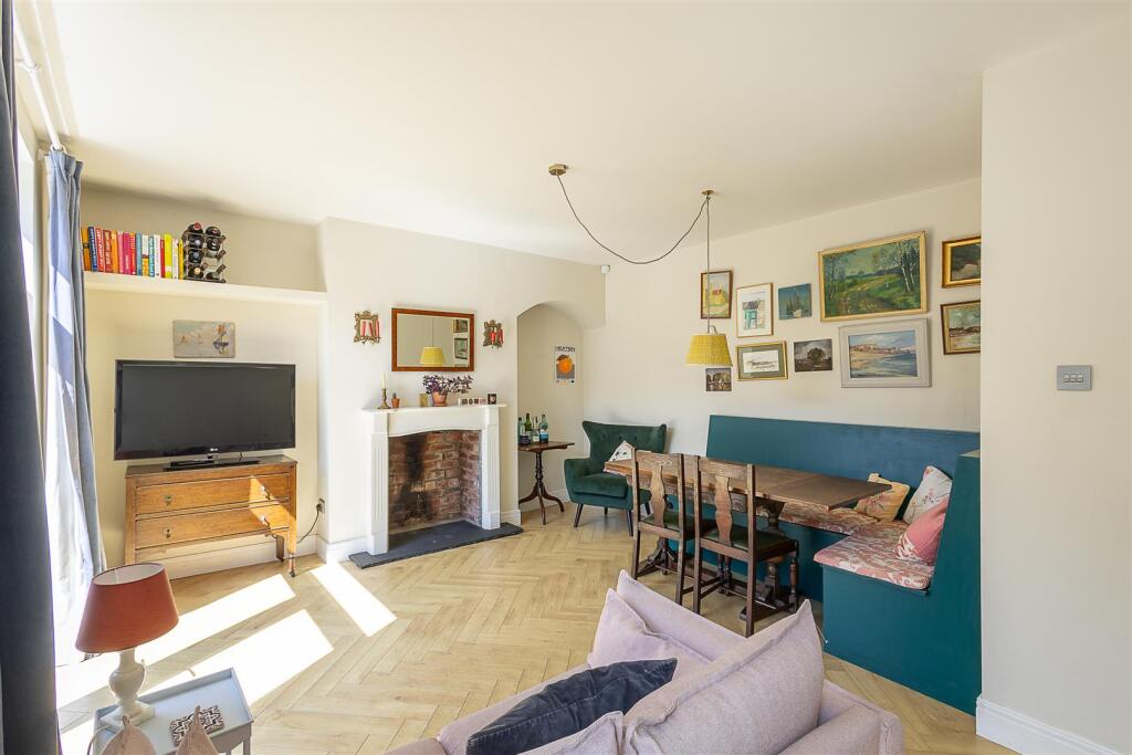 Dining/Sitting Room
