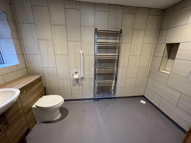 ground floor master bedroom wet room