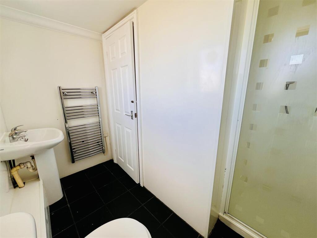 Showeroom1.jpeg