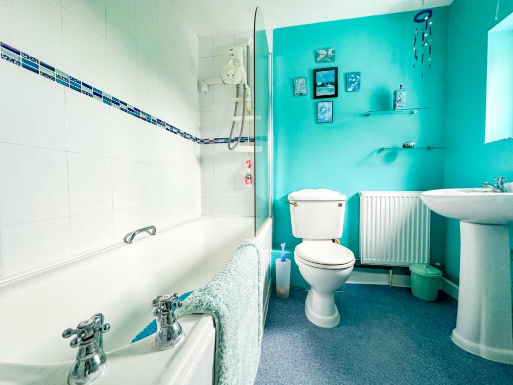 2nd Floor Bathroom