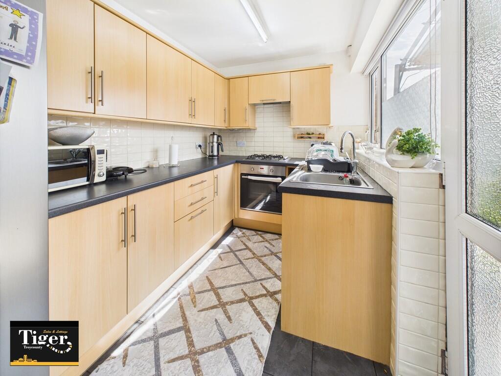 CAM02176G0-PR0667...