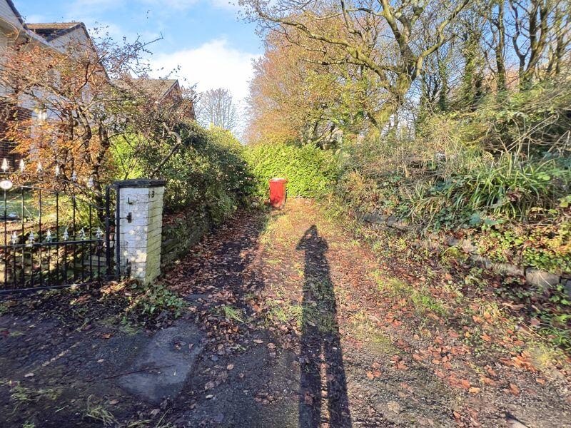 Land to front of house