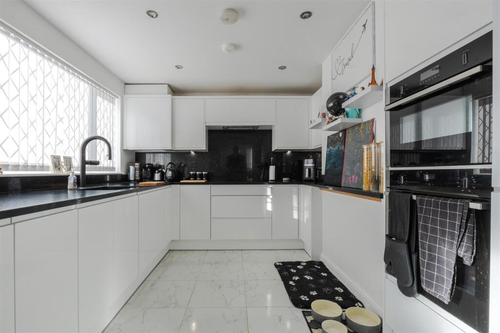 Kitchen diner