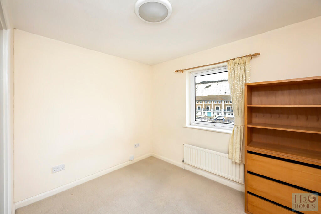 Hamilton Court, 7...