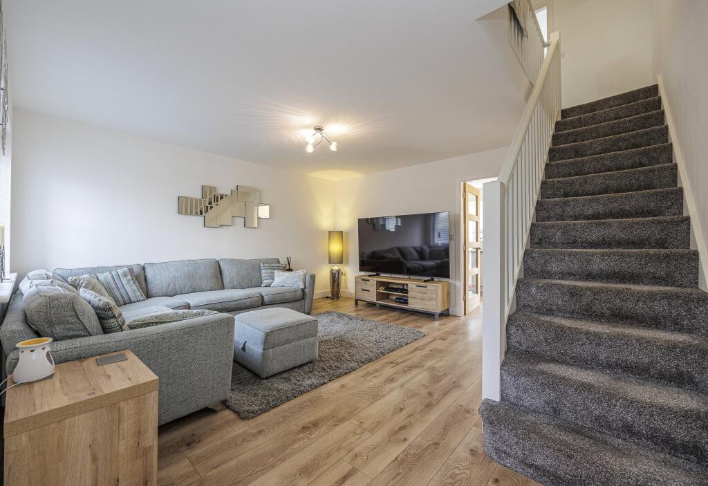 12 Franklyn drive-30