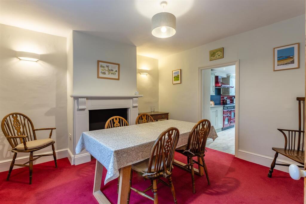 Dining Room (2).jpg