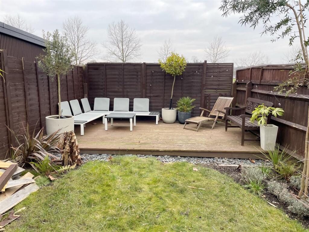 Grd Seating Area 1.JPG