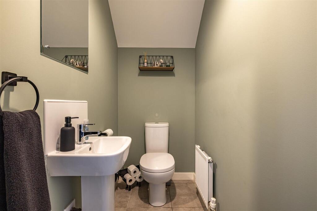 8 Knoll Park Avenue Galashiels 25.JPG