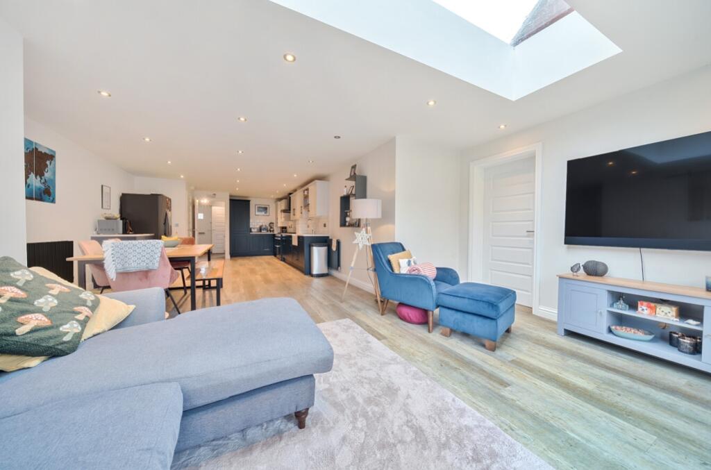 1380290-36-690e3de467095-ARW-1