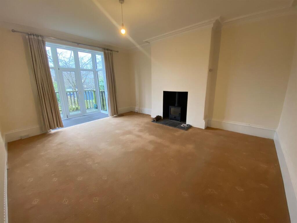 MASTER BEDROOM.jpg