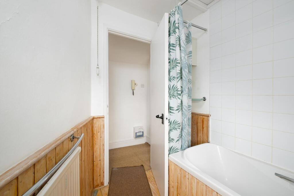 Flat 4, 5 Berkeley Crescent, BS8--6.jpg