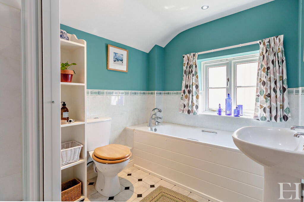 8658864-interiorW...