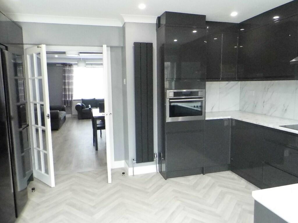 KITCHEN (c)