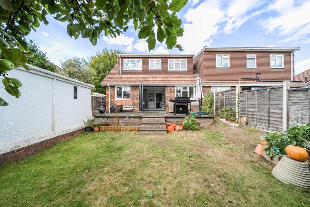 1349429-4-68c0174...