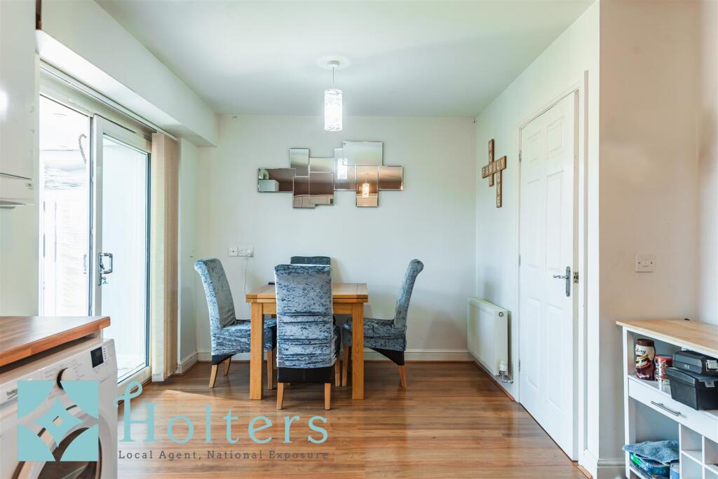 32 Meadow View, Newtown-07.jpg