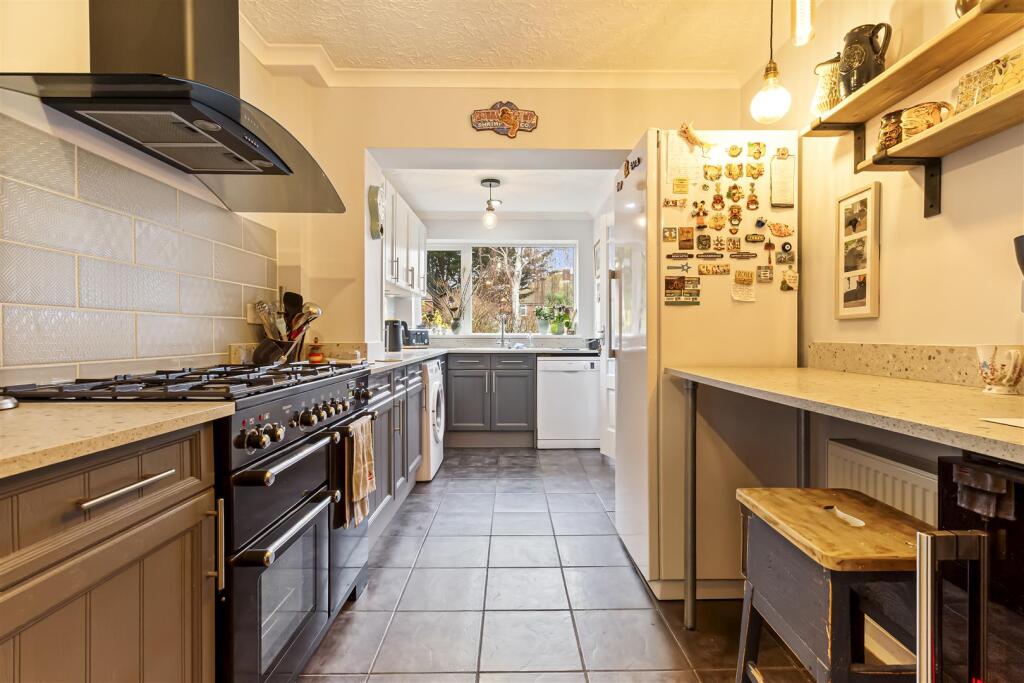 56 The Strand-016.JPG