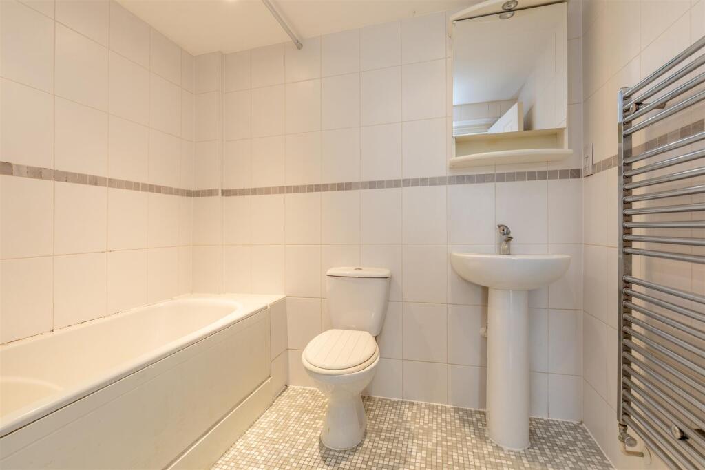 Oakfield Road, Clifton Bathroom.jpg