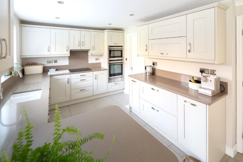 Kitchen-Family-Diner