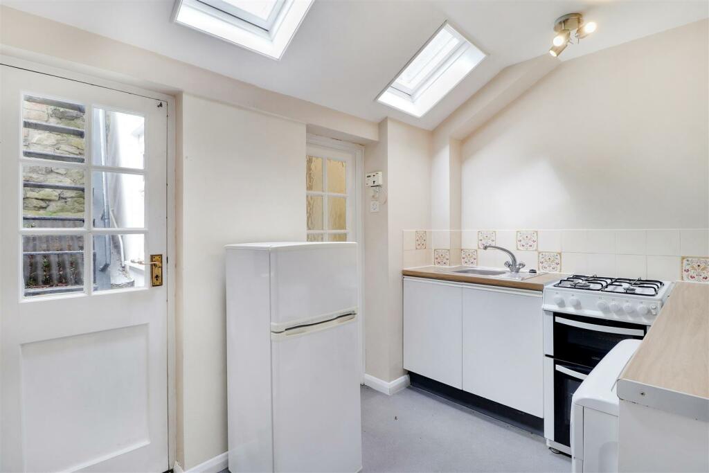 KITCHEN (2)