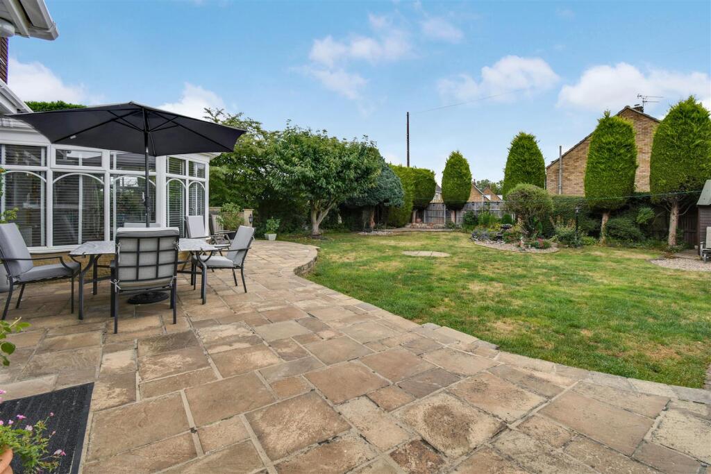 REAR GARDENS