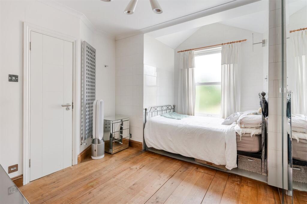 LADBROKE ROAD (11).jpg