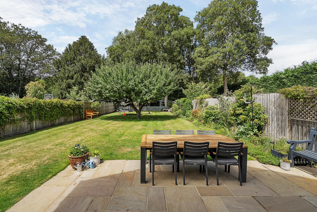 1316803-3-685d329...