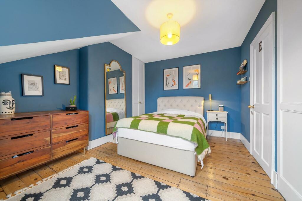 Bedroom 1 (2).jpg