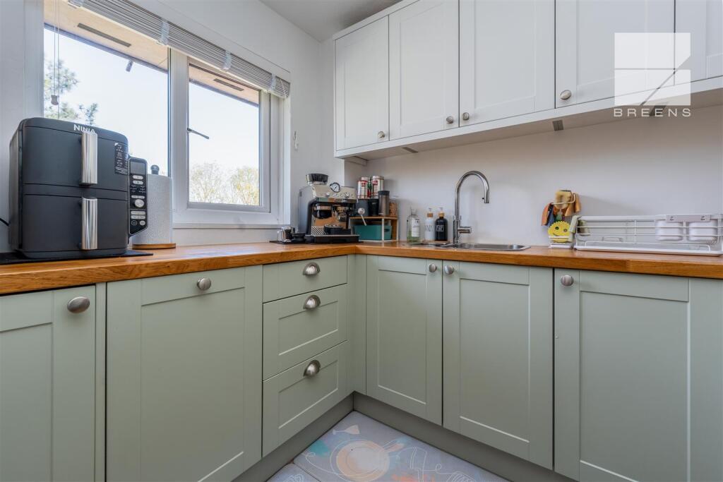 12 Hawthorne Court_0015.jpg