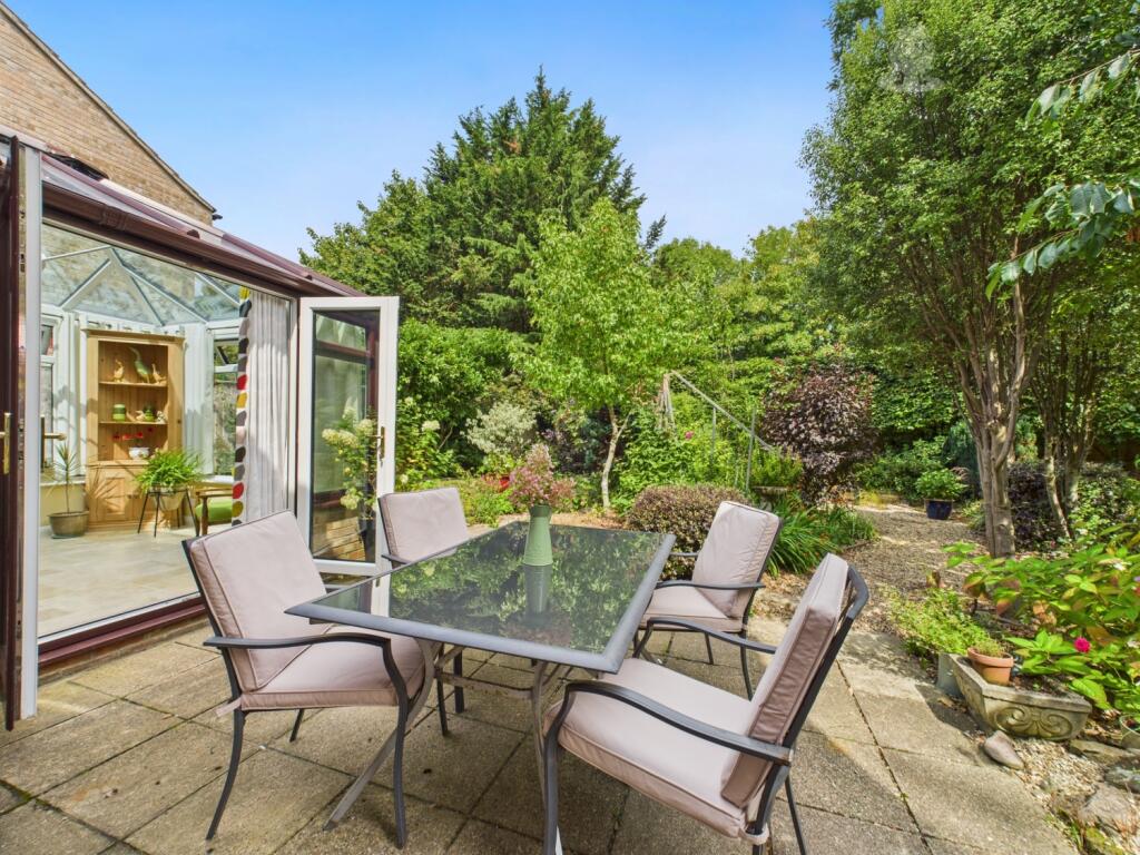 CAM03640G0-PR0056-STILL041