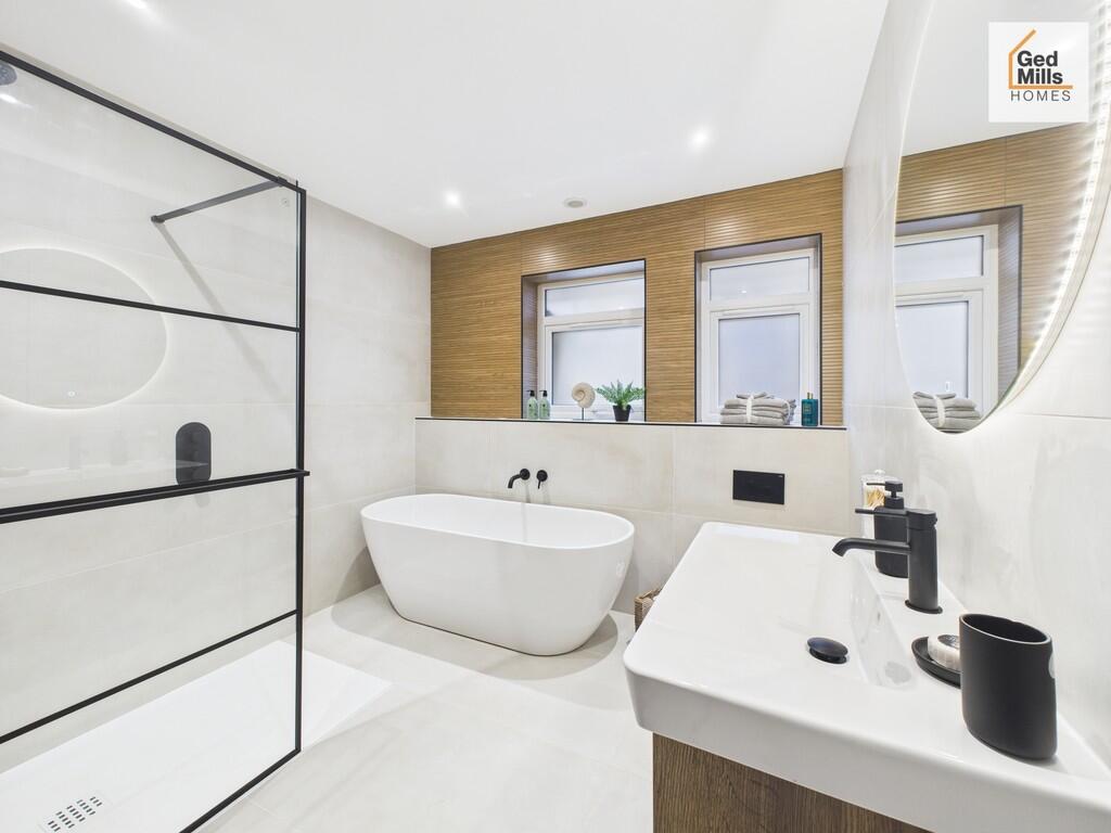 CAM04261G0-PR0117...