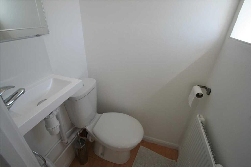 Cloakroom/wc