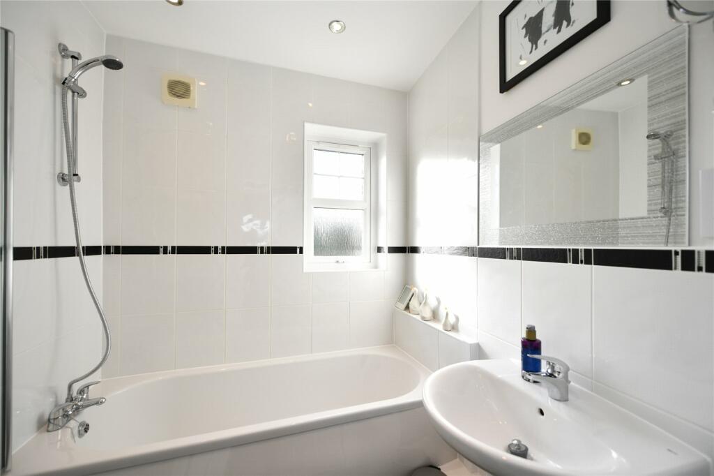 1st Floor Bathroom