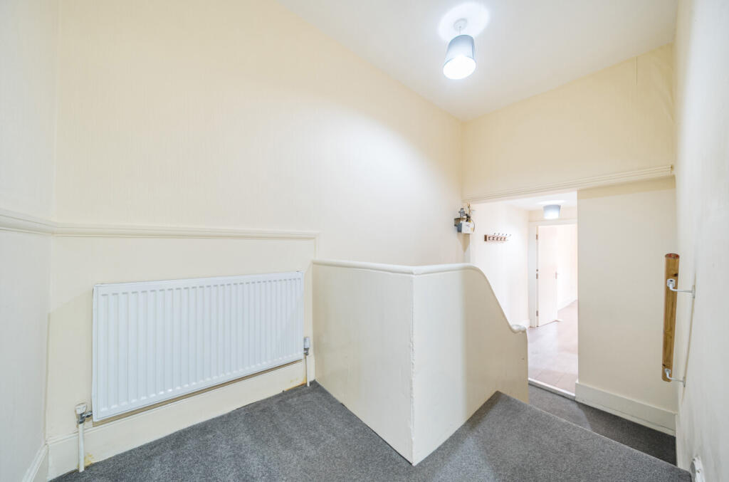 1345023-4-68af7b9...