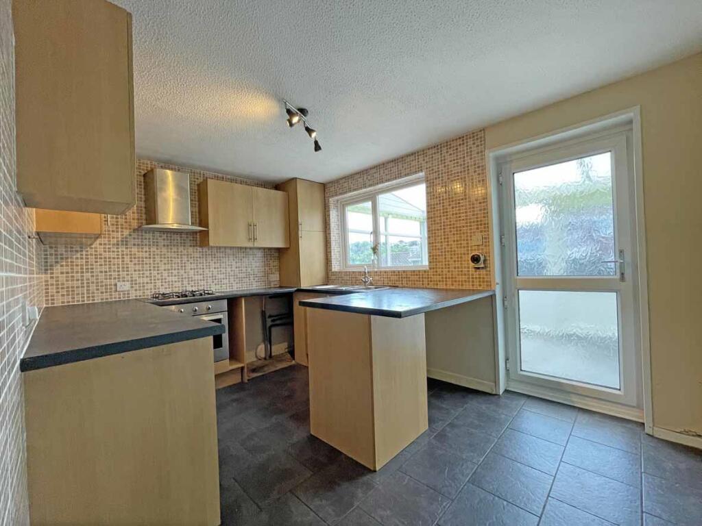 Rigdale Close 71 - Kitchen.jpg