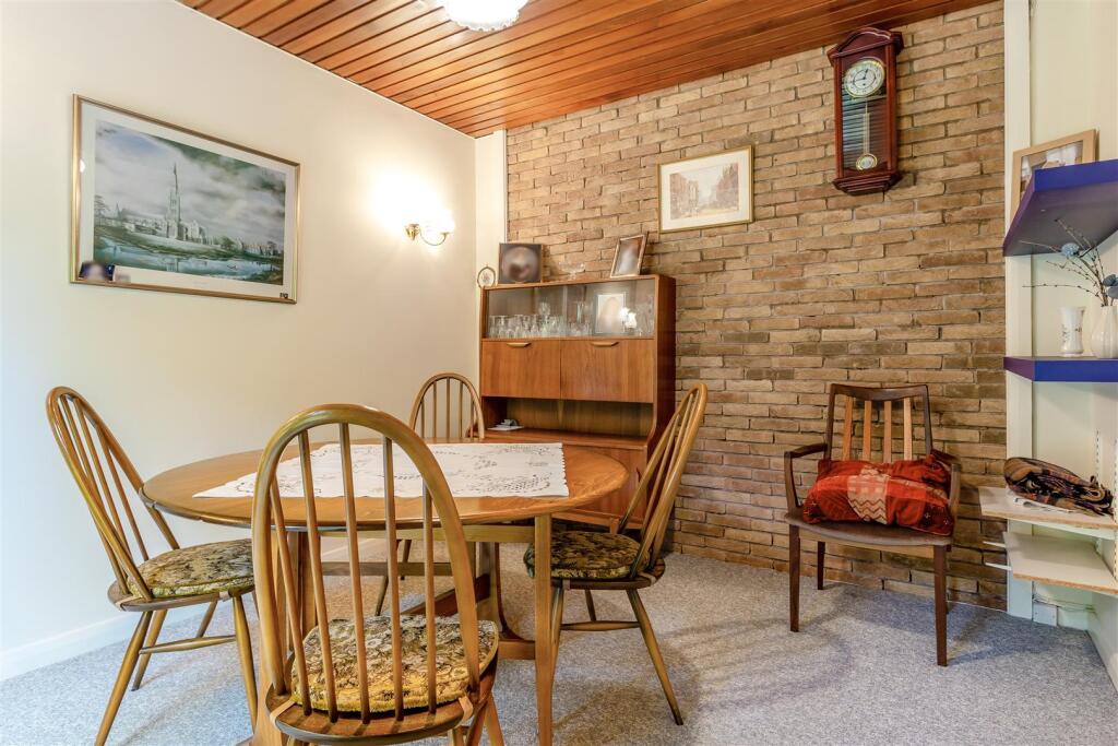 8651067-interior22.jpg