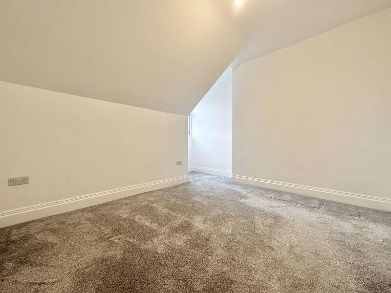 Flat 3 bed 2