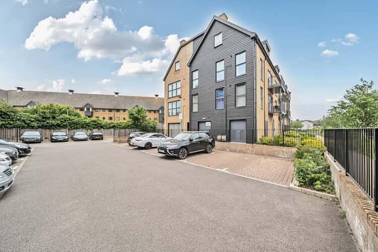 1294227 9 6825f7a2ccc27 ARW min