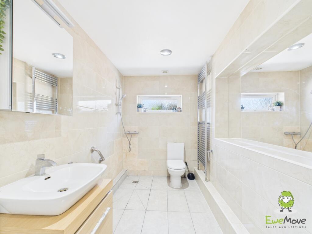 EweMove Basingstoke Estate Agents - 24 Byfleet Ave