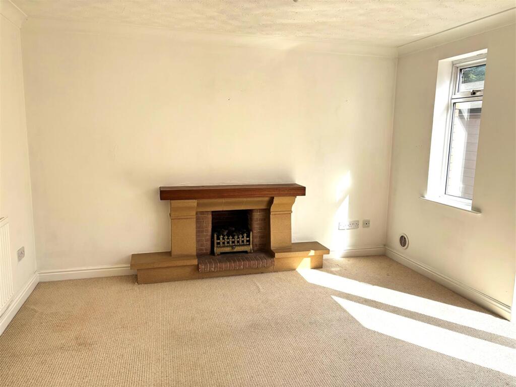Lounge 1 - New.jpg